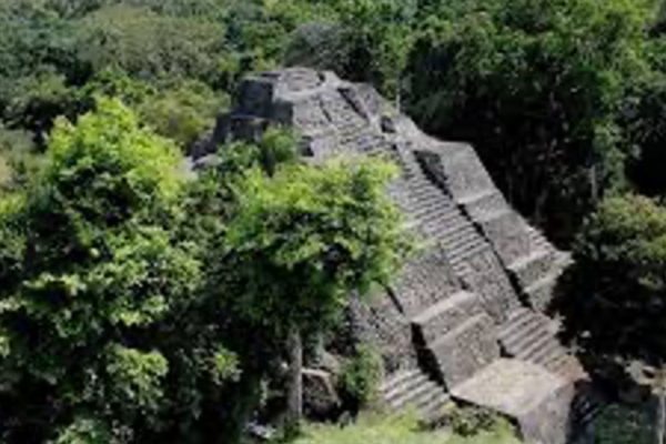 Private Yaxhá Tour – Jungle Temples & Sunset Over The Lake